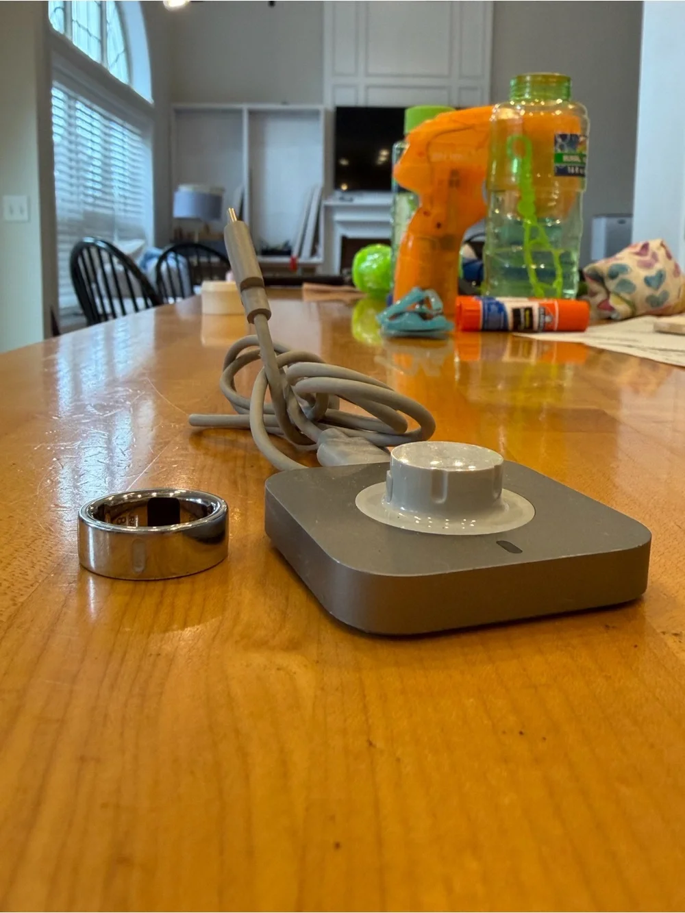 Oura Ring 4 Smart Ring -size 8 - Silver Titanium (Original Charger Included)